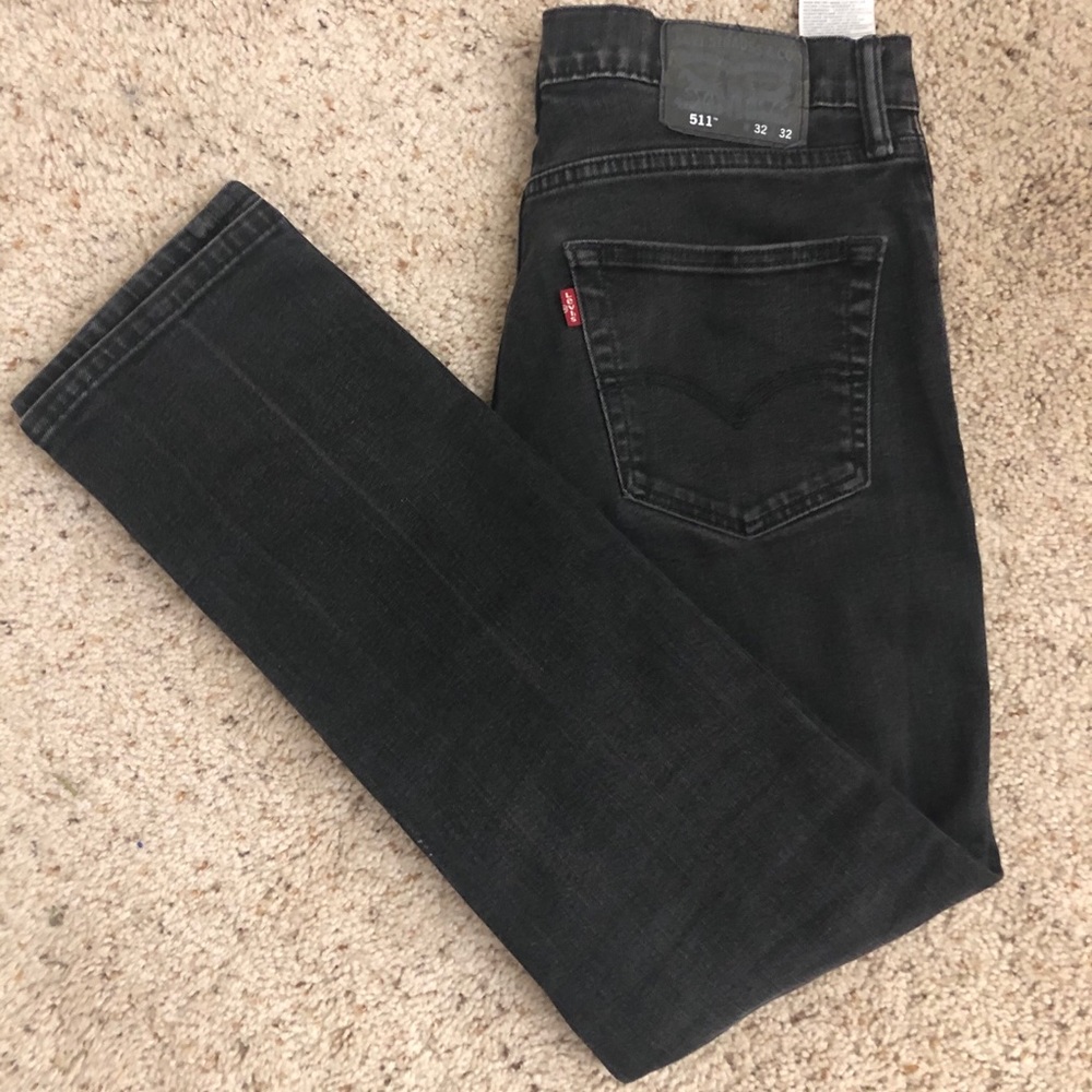 Levi’s 511 W32 L32 black washed shade.